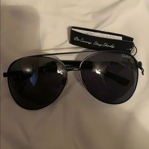 Quay NWT Vivienne Sunnies